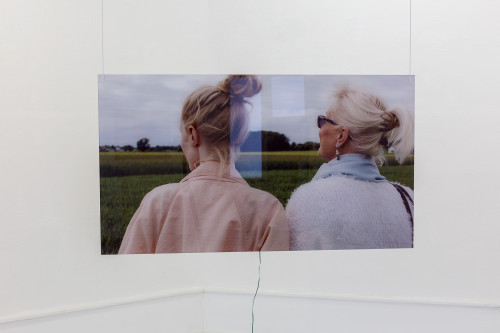 
     <i>Sirens</i>, 
     <br />
     Plexiglass, soundtransmitter and receiver, 
     <br />
     Exhibition view Sirens / Dove Step, Kunstverein Göttingen, Germany, 2016
