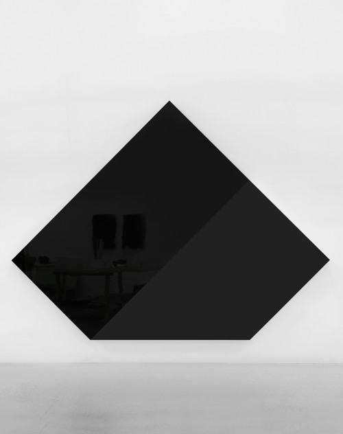 
     <i>section 4</i>, 
     2017<br />
     lacquered aluminum, 
      296 x 396 x 14,8 cm<br />
     