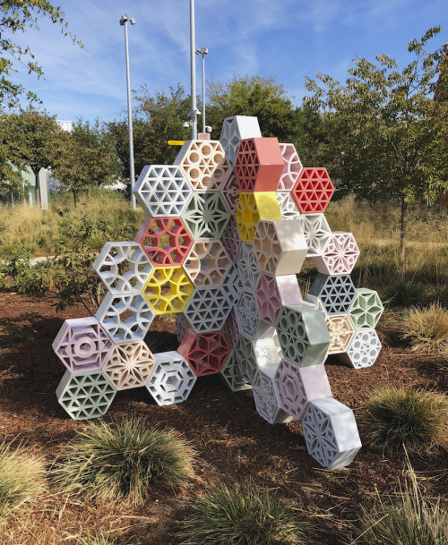 <i>Jali Blossom Pyramid</i>,
2018<br />
glazed ceramics,
150 x 200 x 200 cm<br />
Menlo Park, California, U.S.A