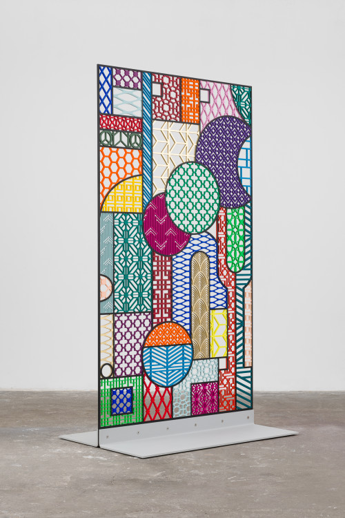 <i>Pattern Kinship, Screen, Moonlight</i>,
2019<br />
waterjet cut aluminium, acrylic paint, powder coated aluminium,
211 x 117 x 100 cm<br />