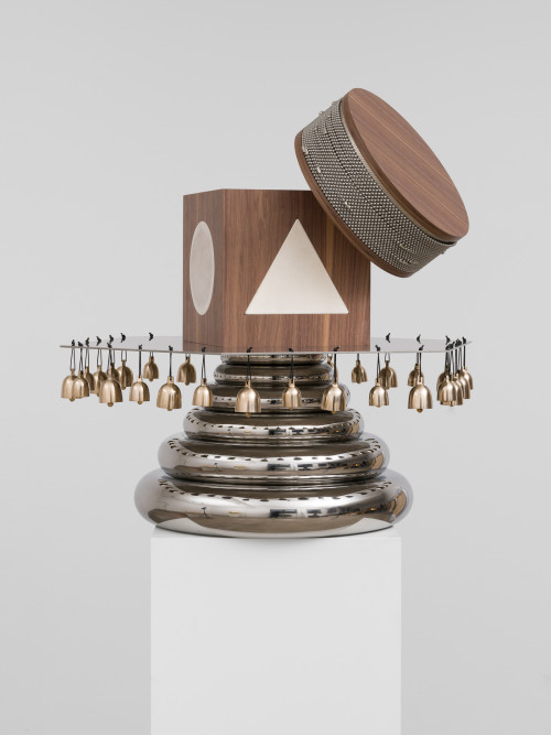 <i>Resonator Percussion</i>,
2019<br />
stainless steel, plywood, leather, bronze,
95 x 100 x 100 cm<br />