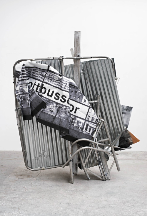 
     <i>Kottbusser Tor</i>, 
     2017<br />
     aluminium, stainless steel, digital print, 
      267 x 230 x 140 cm<br />
     