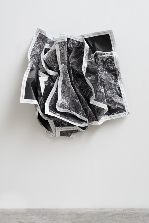 
     <i>Los Angeles County 1987-88 (I)</i>, 
     2014<br />
     aluminium, stainless steel, digital print, 
      160 x 150 x 55 cm<br />
     