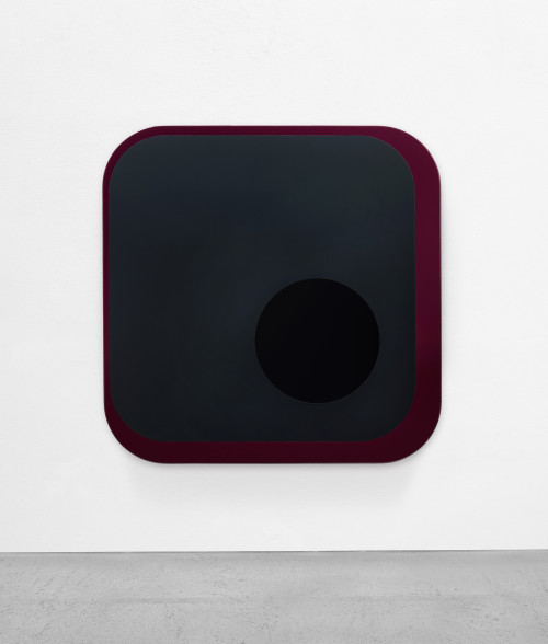 <i>TO 85</i>, 2021<br />Aluminum, lacquered, 180 x 180 x 11,3 cm<br />