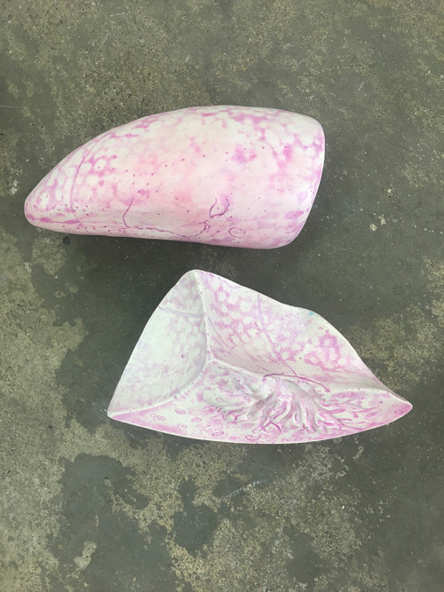 <i>Lung (marble bruise)</i>, 2018<br />marble powder, resin, pigment, each lung 21 x 10,5 x 6,5 cm<br />