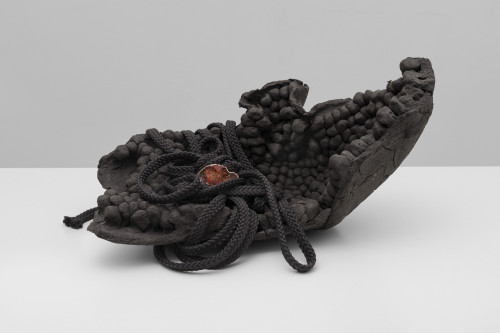 <i>intimacy with mortals 2</i>, 2022<br />Ceramics, black grog, rope and minerals, 32 x 61 x 35 cm<br />
